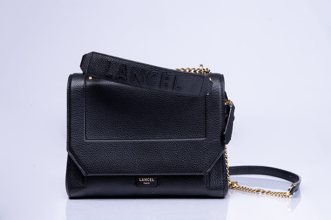 sac LANCEL modèle NINON noir avec chaîne dorée